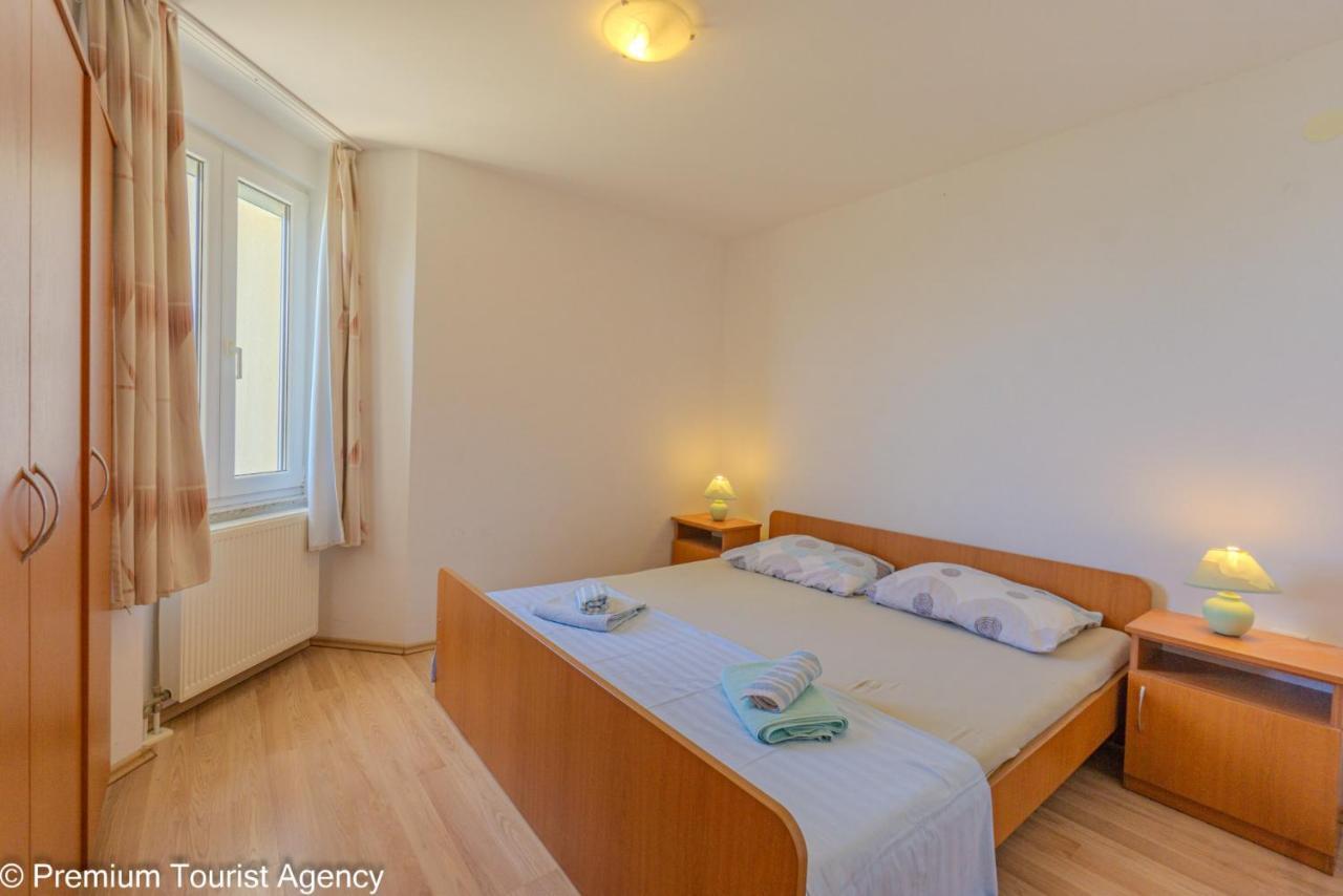 Apartment Lucijana *